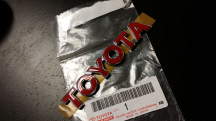 Picture of Toyota Emblem for Trunk - RED